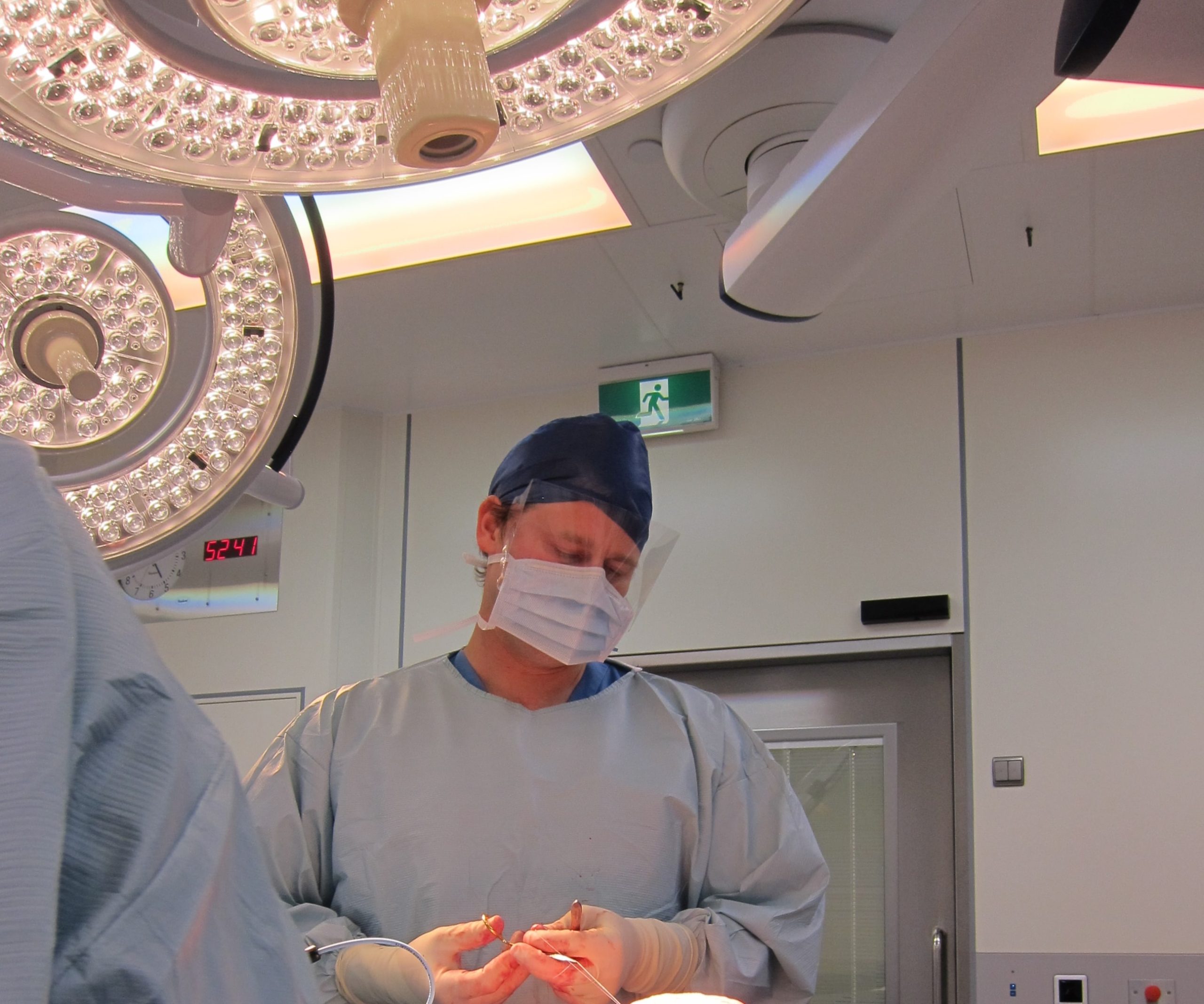 Dr Bernard Beldholm | Specialist Surgeon